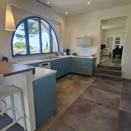 8 Pieces Avec Piscine Privee Et Vue A - Fr-1-780-11