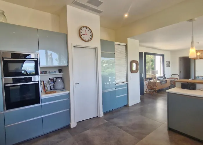 8 Pieces Avec Piscine Privee Et Vue A - Fr-1-780-11 * Сент-Максім