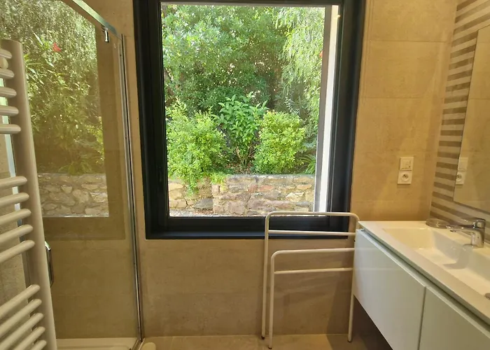 8 Pieces Avec Piscine Privee Et Vue A - Fr-1-780-11 Сент-Максім