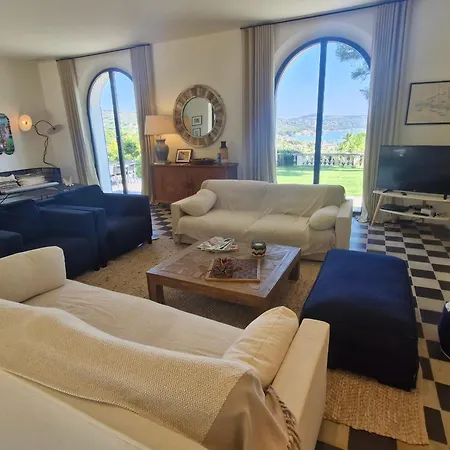 8 Pièces Avec Piscine Privée Et Vue à - Fr-1-780-11 * Sainte-Maxime