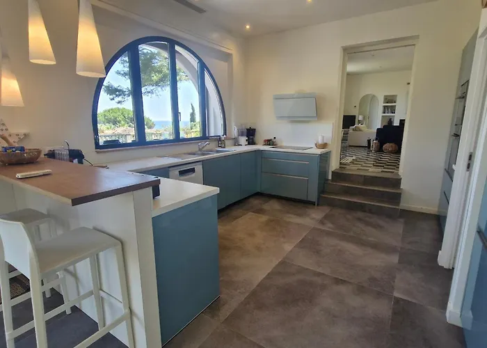 8 Pieces Avec Piscine Privee Et Vue A - Fr-1-780-11