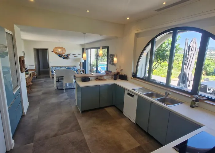 빌라 8 Pieces Avec Piscine Privee Et Vue A - Fr-1-780-11 생트막시메