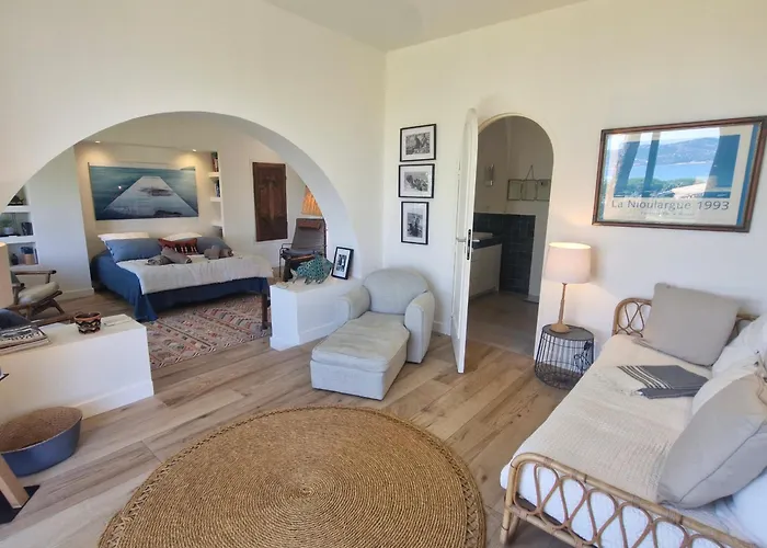 빌라 8 Pieces Avec Piscine Privee Et Vue A - Fr-1-780-11